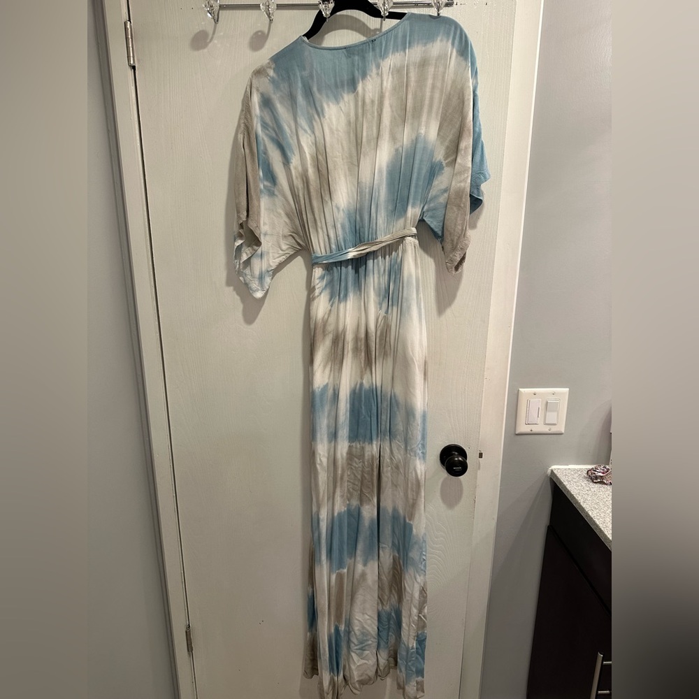 Aakaa v-neck wrap maxi dress - Picture 9 of 11